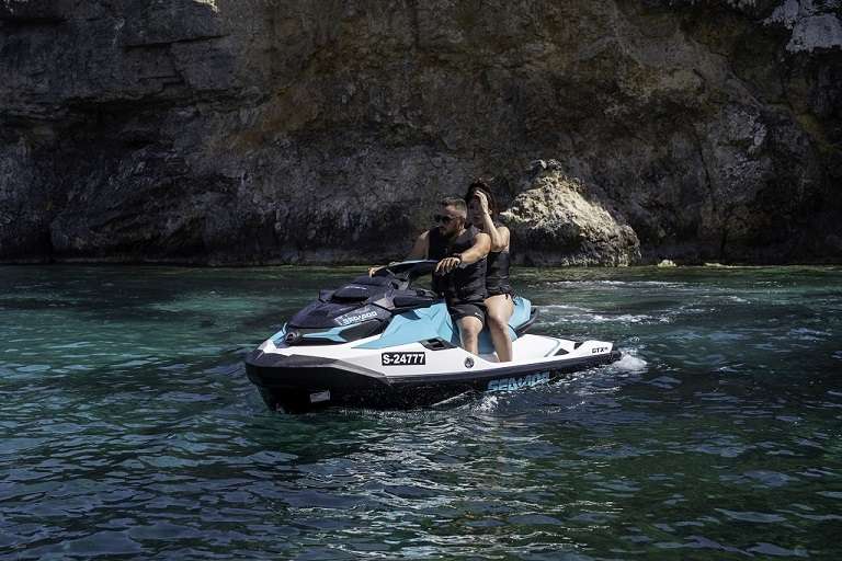 Hire jetski